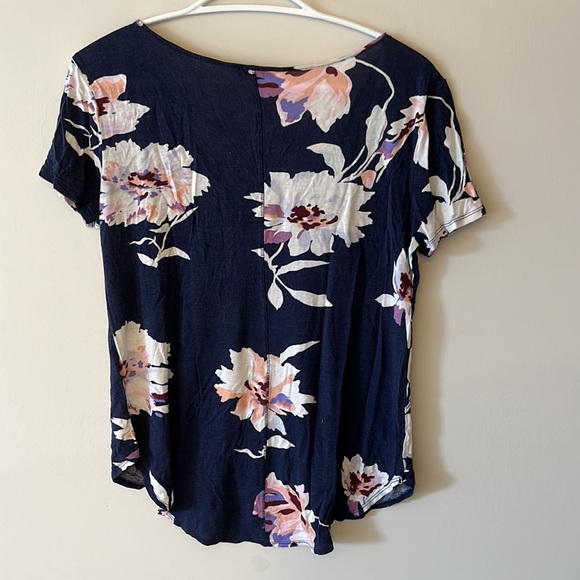 Dynamite floral tee - Picture 3 of 3